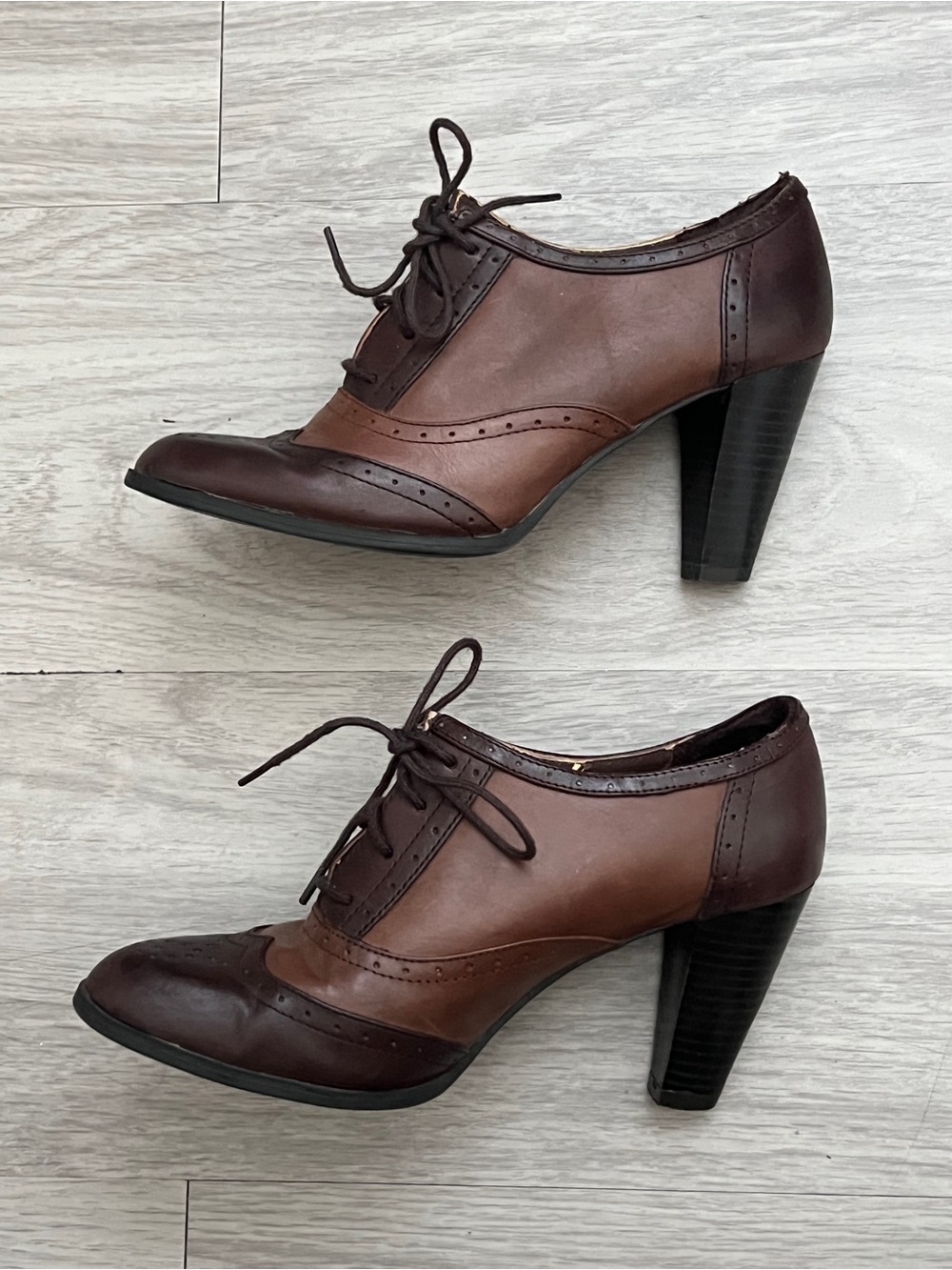 Covington Brown Leather Oxford Wingtip Heels Women’s 7.5M Lace Up